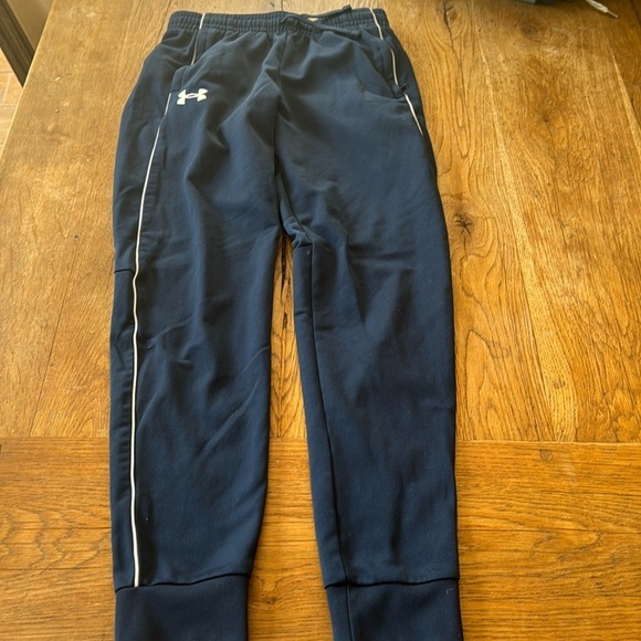 Under our boys joggers, you size medium - Picture 1 of 8